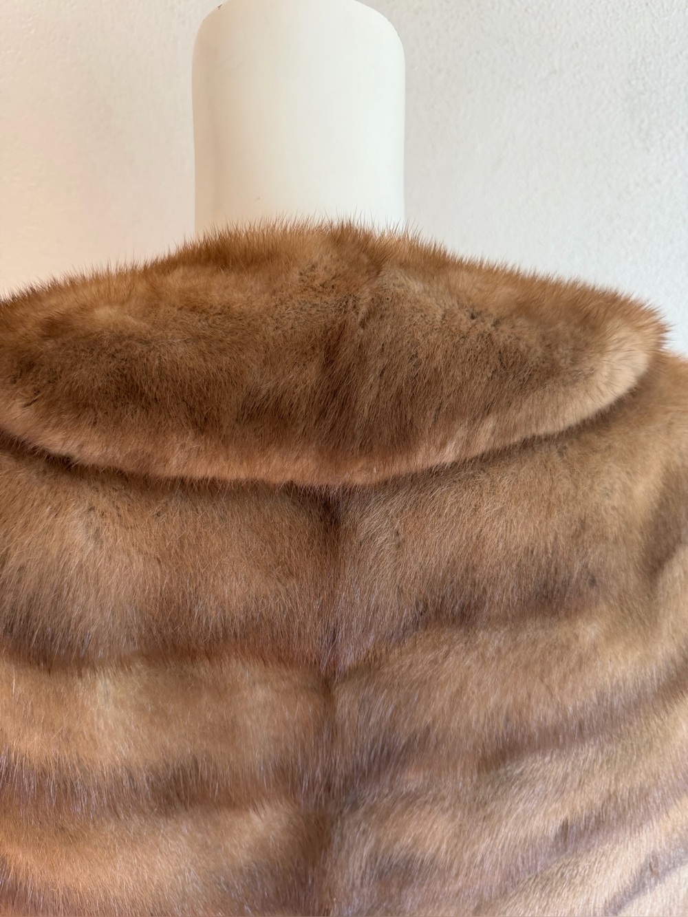 Vintage GENUINE MINK FUR Natural Brown Shrug Shawl Stole Wrap Bridal Wedding S/M - Picture 8 of 16